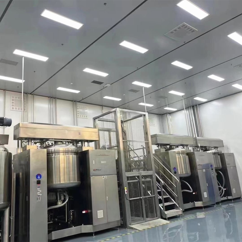 Système d'homogénéisation avec trois éléments de mélange indépendants pour la production d'émulsions cosmétiques